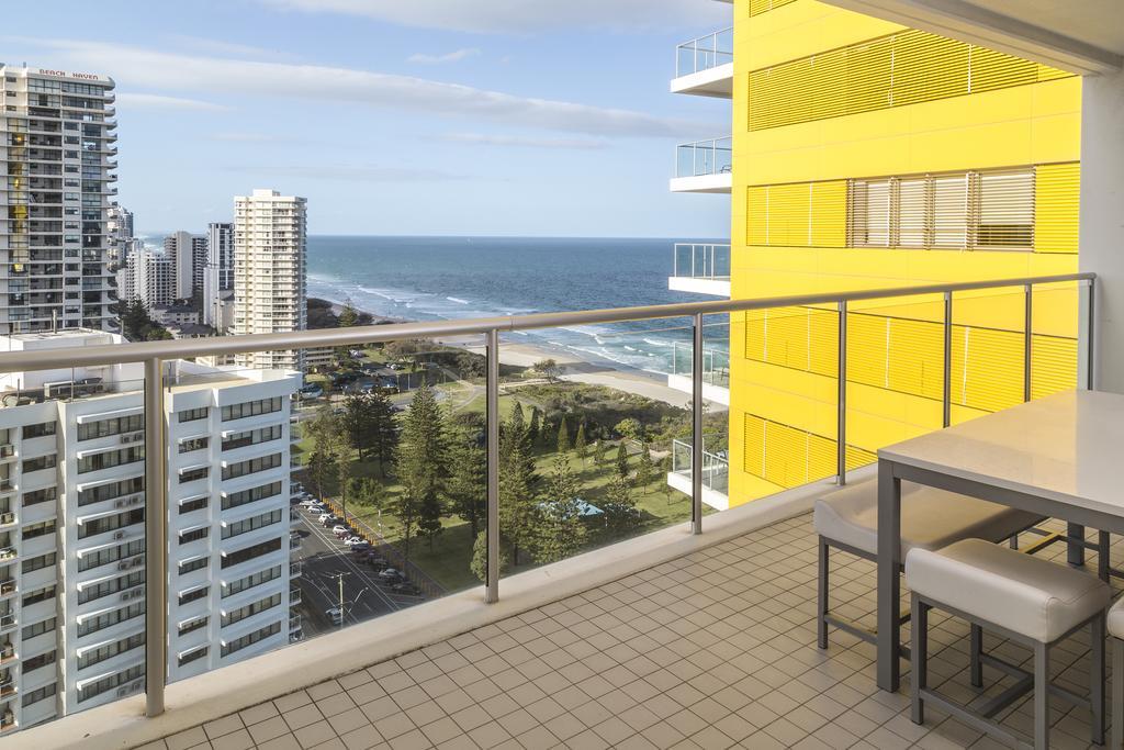 Ultiqa Air On Broadbeach Gold Coast Buitenkant foto